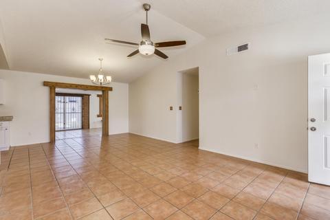1424 Euclid Ave E, Phoenix, AZ 85042 photo 3