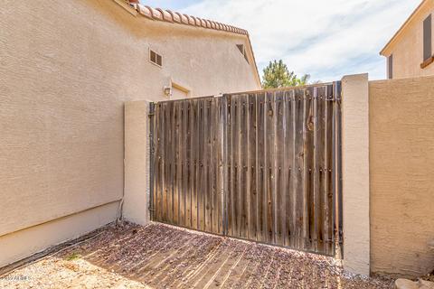 1041 E Sherri Dr, Gilbert, AZ 85296 photo 4