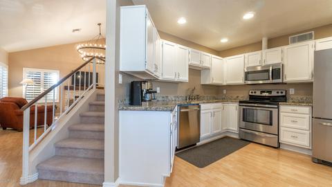 3051 E Taro Ln, Phoenix, AZ 85050 photo 6