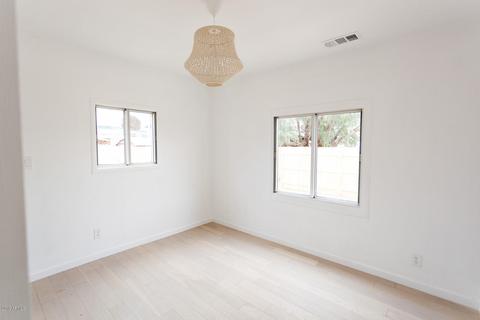 733 S 3rd St, Phoenix, AZ 85004 photo 9