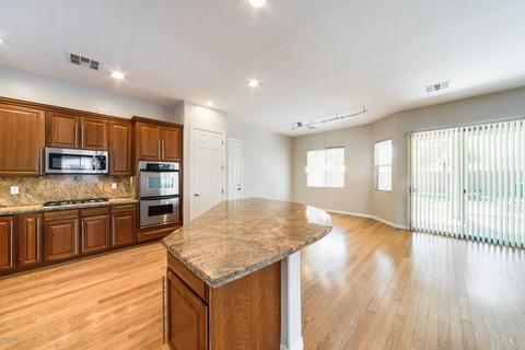1329 E Clark Dr, Gilbert, AZ 85297 photo 2