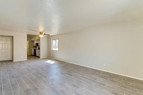 420 E Pecan Rd, Phoenix, AZ 85040 photo 4