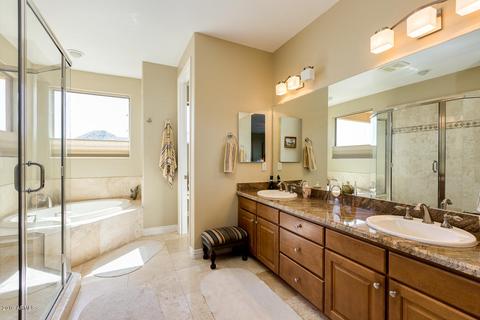 13 E Foothill Dr, Phoenix, AZ 85020 photo 8