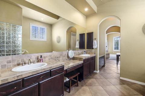 3929 E Herrera Dr, Phoenix, AZ 85050 photo 21