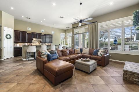 3929 E Herrera Dr, Phoenix, AZ 85050 photo 6