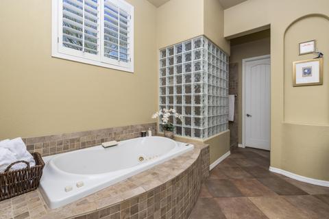 3929 E Herrera Dr, Phoenix, AZ 85050 photo 23
