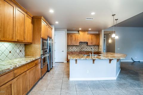 2734 E Gelding Dr, Phoenix, AZ 85032 photo 8