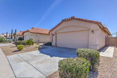 2227 E Robin Ln, Phoenix, AZ 85024 photo 3