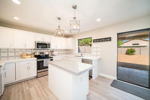 2040 E Patrick Ln, Phoenix, AZ 85024 photo 1