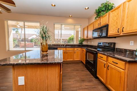289 E Betsy Ln, Gilbert, AZ 85296 photo 8