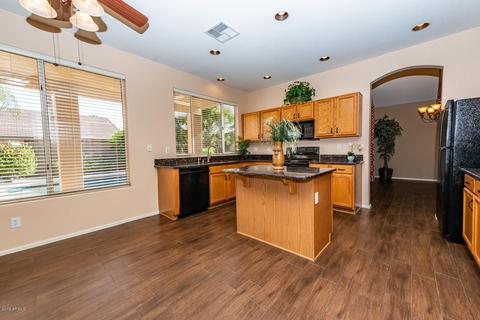 289 E Betsy Ln, Gilbert, AZ 85296 photo 6
