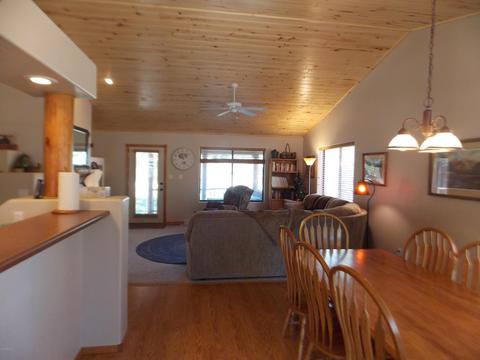 2679 Lodge Loop, Overgaard, AZ 85933 photo 2