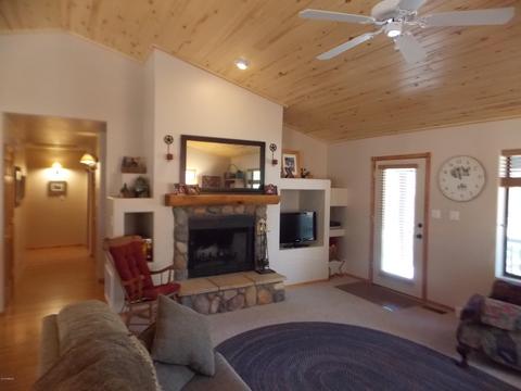 2679 Lodge Loop, Overgaard, AZ 85933 photo 6