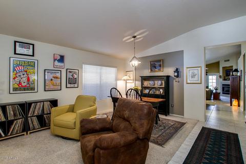 725 E Cantebria Dr, Gilbert, AZ 85296 photo 4