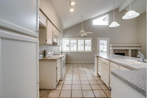 2149 E Nantuckett Dr, Gilbert, AZ 85234 photo 2