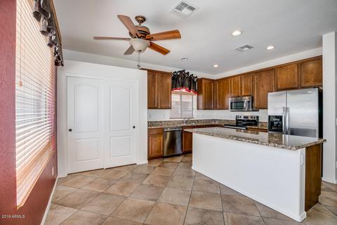 3901 S Angler Dr, Gilbert, AZ 85297 photo 2