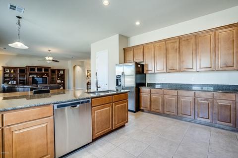 898 E Frances Ln, Gilbert, AZ 85295 photo 2