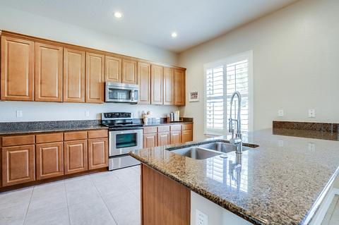 898 E Frances Ln, Gilbert, AZ 85295 photo 4