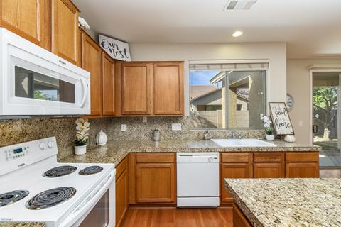 3895 E Parkview Dr, Gilbert, AZ 85295 photo 4
