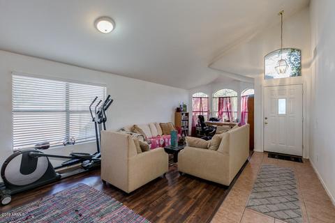 583 E Cathy Dr, Gilbert, AZ 85296 photo 3