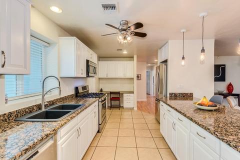 3813 N 49th Pl, Phoenix, AZ 85018 photo 8