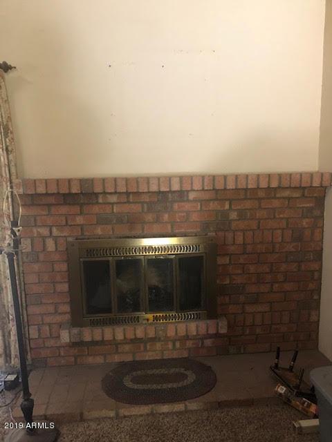 2114 E Winchcomb Dr, Phoenix, AZ 85022 photo 3