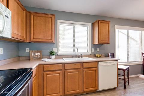 3255 E Woodside Way, Gilbert, AZ 85297 photo 7