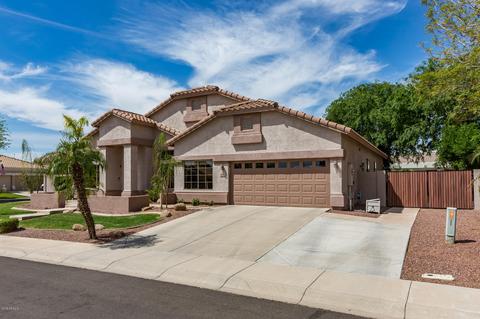 1698 S Quartz St, Gilbert, AZ 85295 photo 2