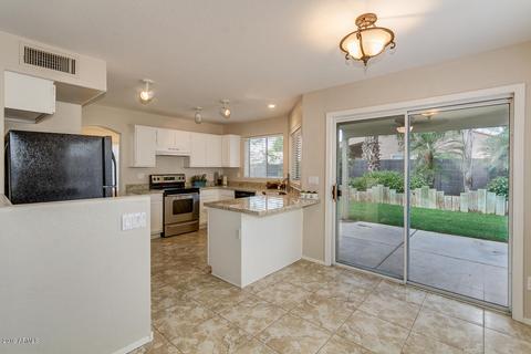944 S Abalone Dr, Gilbert, AZ 85233 photo 13