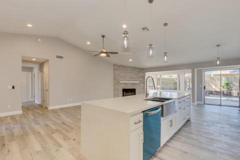 4002 E Taro Ln, Phoenix, AZ 85050 photo 5