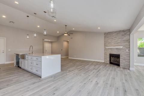 4002 E Taro Ln, Phoenix, AZ 85050 photo 4