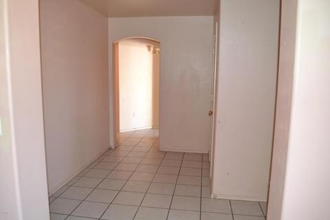 2943 E Mobile Ln, Phoenix, AZ 85040 photo 9