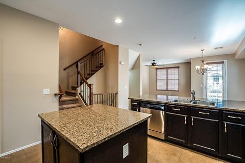 910 S Annie Ln, Gilbert, AZ 85296 photo 14