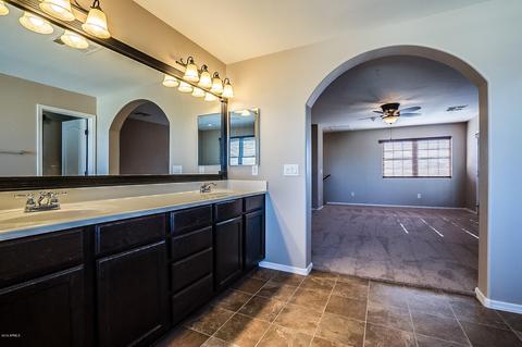910 S Annie Ln, Gilbert, AZ 85296 photo 24