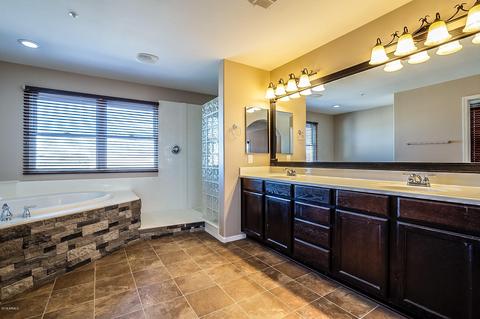 910 S Annie Ln, Gilbert, AZ 85296 photo 23