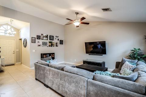 3519 E Tonto Ln, Phoenix, AZ 85050 photo 2