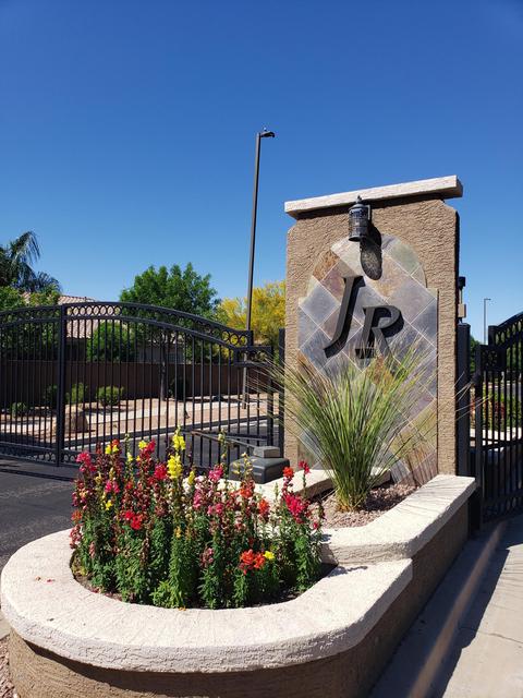 451 E Vermont Dr, Gilbert, AZ 85295 photo 3