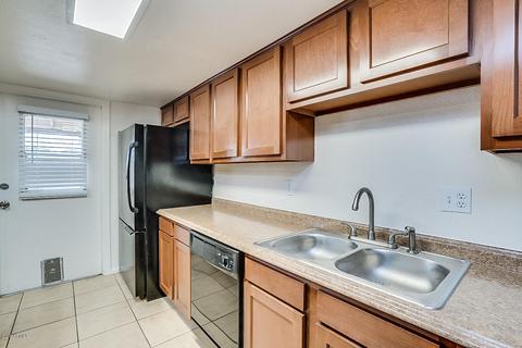 3205 E Claire Dr, Phoenix, AZ 85032 photo 4