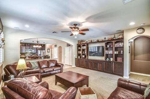 4248 Expedition Way, Phoenix, AZ 85050 photo 2