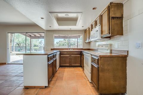 1151 E Garnet Cir, Mesa, AZ 85204 photo 2