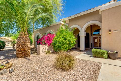 947 S Lagoon Dr, Gilbert, AZ 85233 photo 2