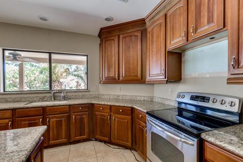 947 S Lagoon Dr, Gilbert, AZ 85233 photo 9