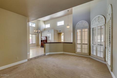 947 S Lagoon Dr, Gilbert, AZ 85233 photo 6