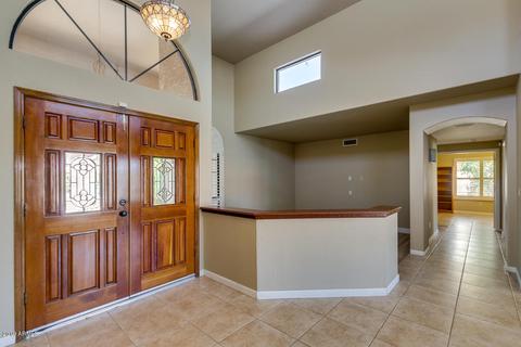 947 S Lagoon Dr, Gilbert, AZ 85233 photo 3