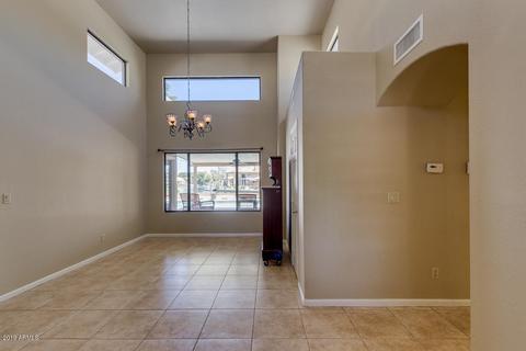 947 S Lagoon Dr, Gilbert, AZ 85233 photo 4