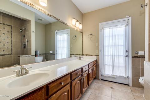 947 S Lagoon Dr, Gilbert, AZ 85233 photo 17