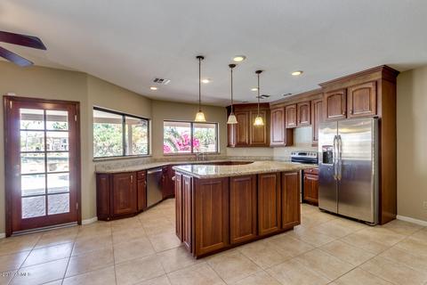 947 S Lagoon Dr, Gilbert, AZ 85233 photo 8