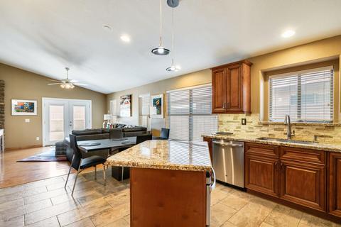 3825 E Irma Ln, Phoenix, AZ 85050 photo 5