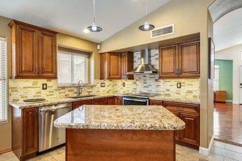 3825 E Irma Ln, Phoenix, AZ 85050 photo 6