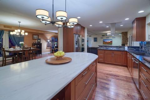 2204 E Glenn Dr, Phoenix, AZ 85020 photo 2